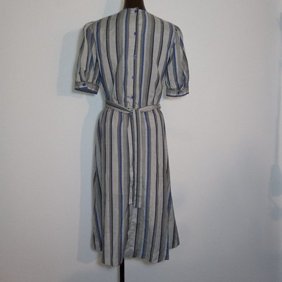short-sleeve pinafore crew-neck dress, vintage late 1970s-1980s, made in Canada - Picture 2 of 16